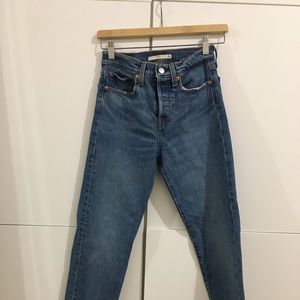 Levi’s Premium Wedgie fit jeans size 24 medium wash